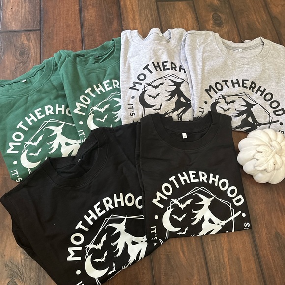 Long sleeve woman’s shirt “Motherhoods it’s just a bunch of hocus pocus” size M - Picture 2 of 2